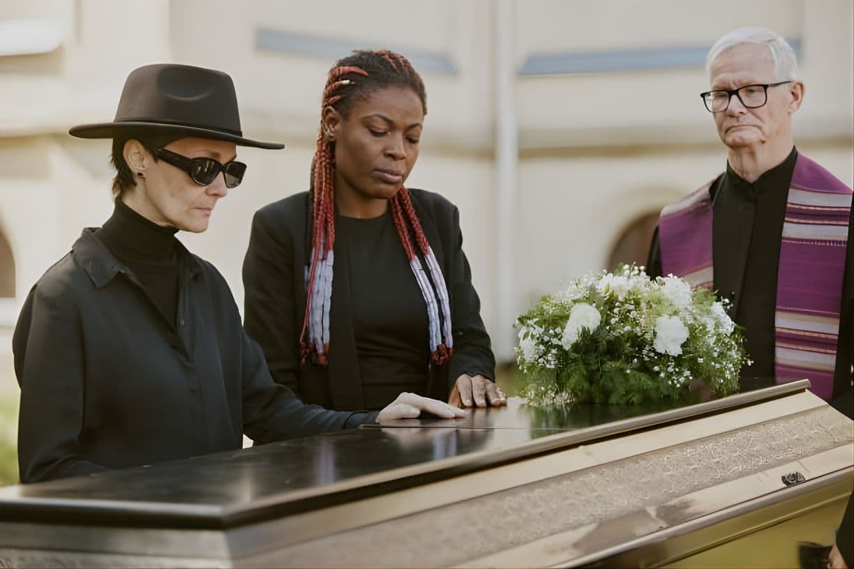 Quando le celebrità pianificano i propri funerali: aneddoti sorprendenti
